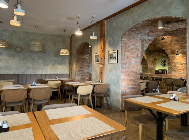 Kaptol 6, 10000, Zagreb