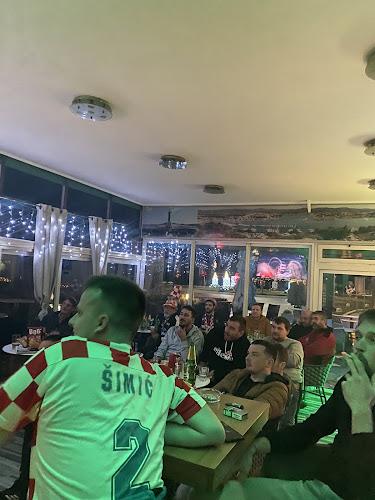 Queen Elizabeth - Gastronomija i ugostiteljstvo