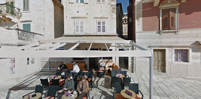 LOLA Bar & Street food