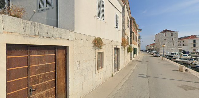 Opinii despre Konoba Pizzeria Lanterna în Kaštel Novi - Gastronomija i ugostiteljstvo