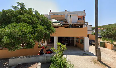 Dolac Restaurant / Konoba