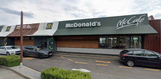 McDonald's Vrata Jadrana, Kastav - Gastronomija i ugostiteljstvo