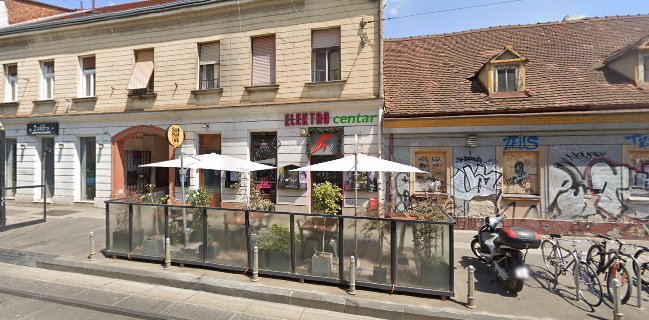 Submarine Burger Frankopanska