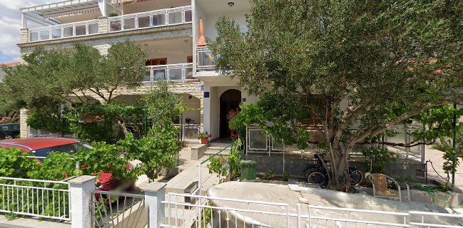 Apartments Adelheid, Biograd