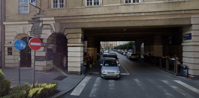 Street food "The Passage + by Luka