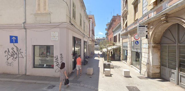 Opinii despre Slastičarnica Charlie în Pula - Gastronomija i ugostiteljstvo