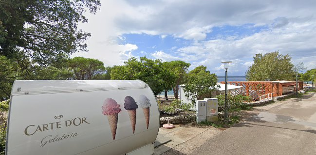 "Golden box" Beach Bar